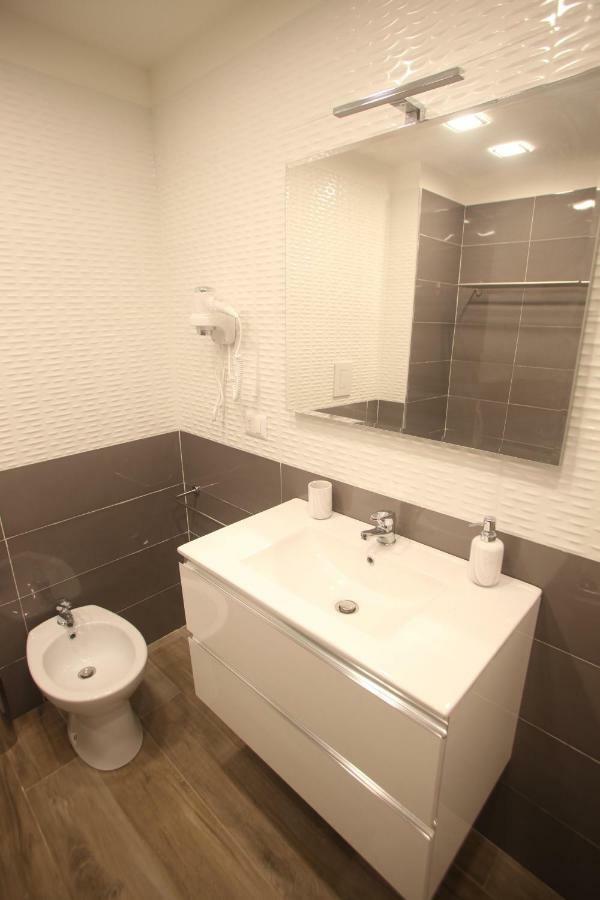 Garibaldi Station 2Punto0 Bed & Breakfast Naples Luaran gambar